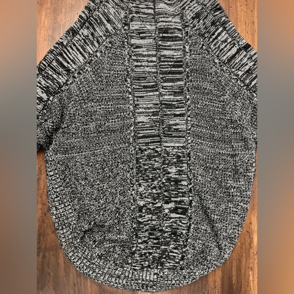 Athleta Hooded Sweater Size Small Gray Heather Casual Athleisure Comfortable EUC - Picture 12 of 15